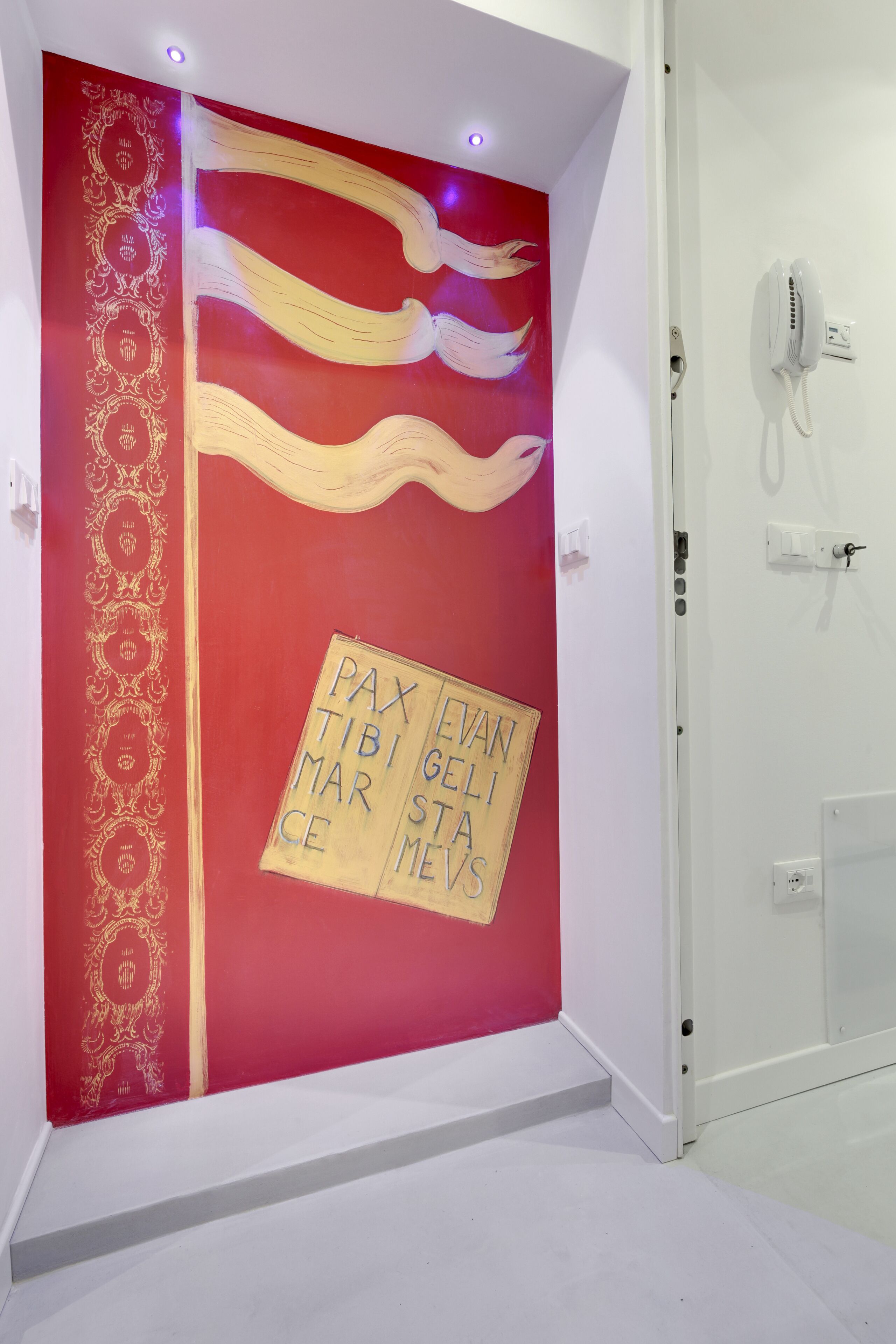 Pintu masuk interior