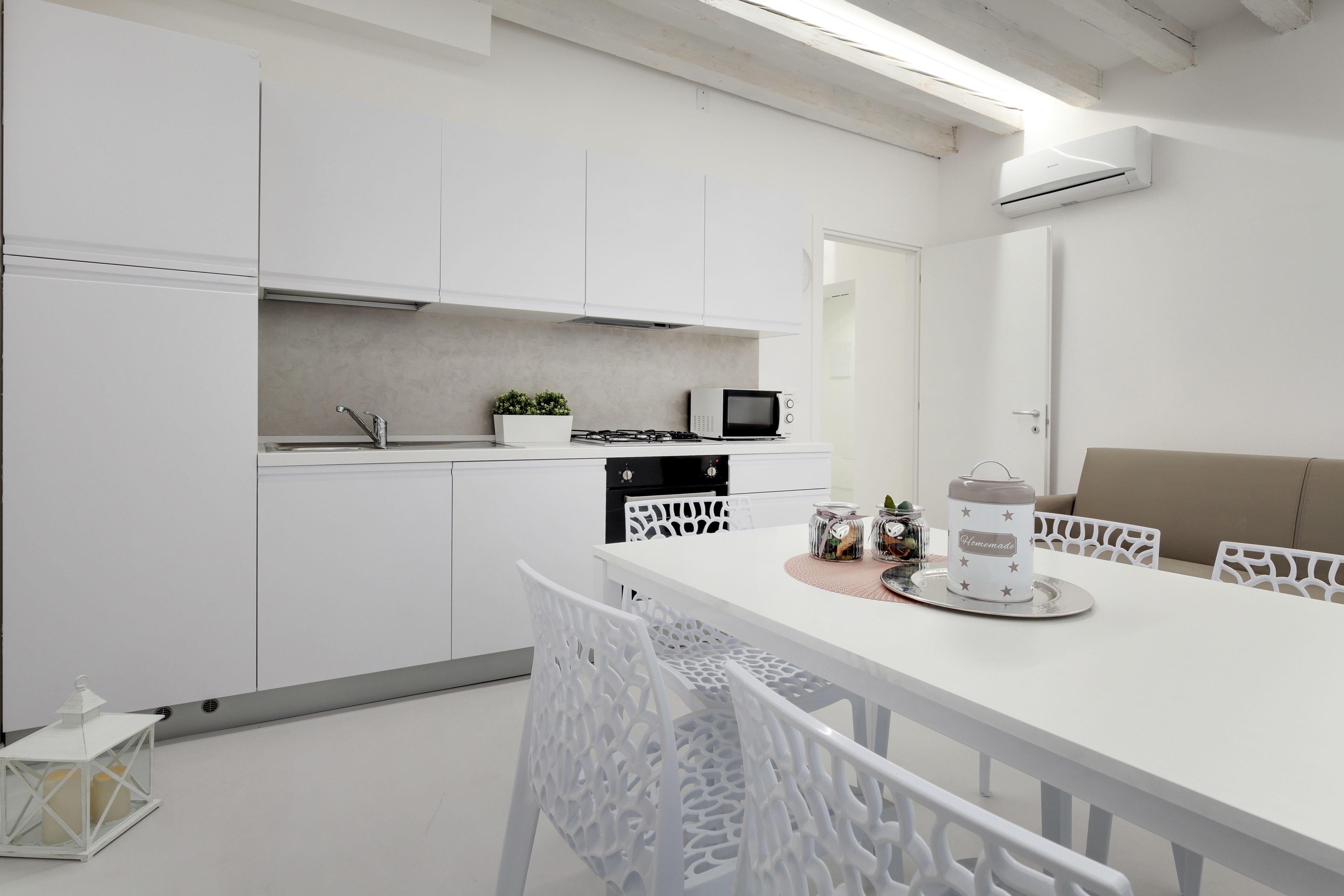 Apartment, 2 Bedrooms, Bellini Design | Private kitchen | Fridge, microwave, oven, stovetop