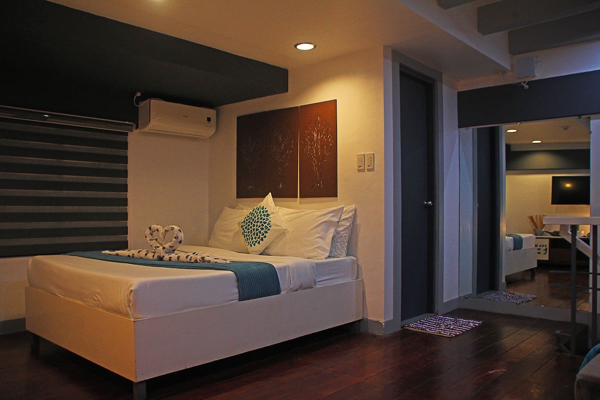 1 bedroom, in-room safe, desk, bed sheets