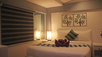 Loft 1 | In-room safe, desk, bed sheets