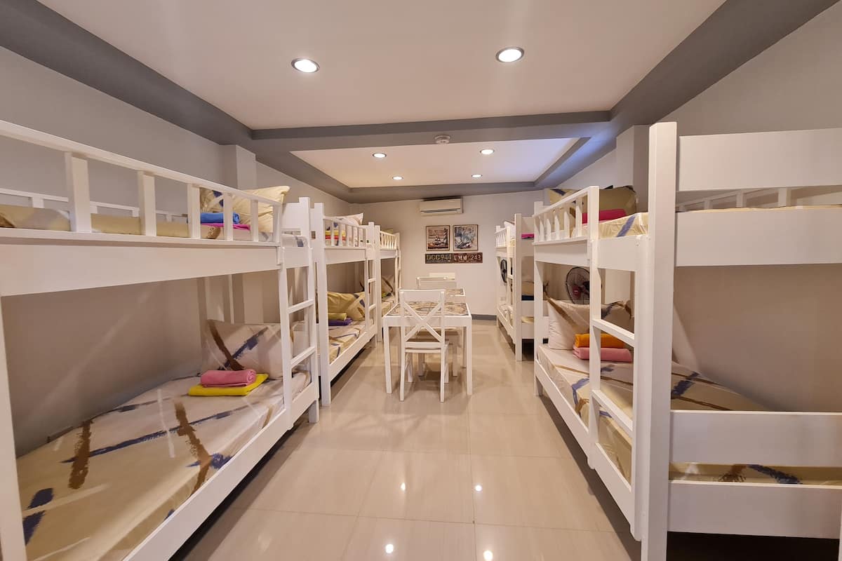 1 bedroom, in-room safe, desk, bed sheets