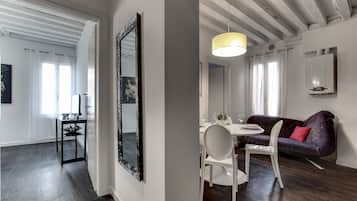 Apartment, 2 Schlafzimmer | Eigene Küche | Großer Kühlschrank, Mikrowelle, Herdplatte, Geschirrspüler