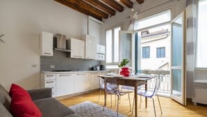 Apartment, 2 Schlafzimmer | Wohnbereich