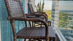 Condo, 1 Bedroom | Pemandangan taman