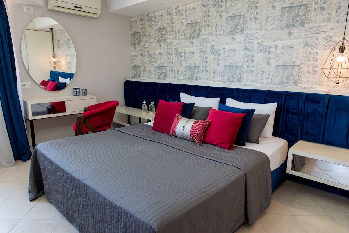 Comfort Studio, Balcony | In-room safe, blackout curtains, soundproofing, iron/ironing board