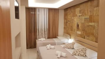 1 bedroom, premium bedding, in-room safe, desk