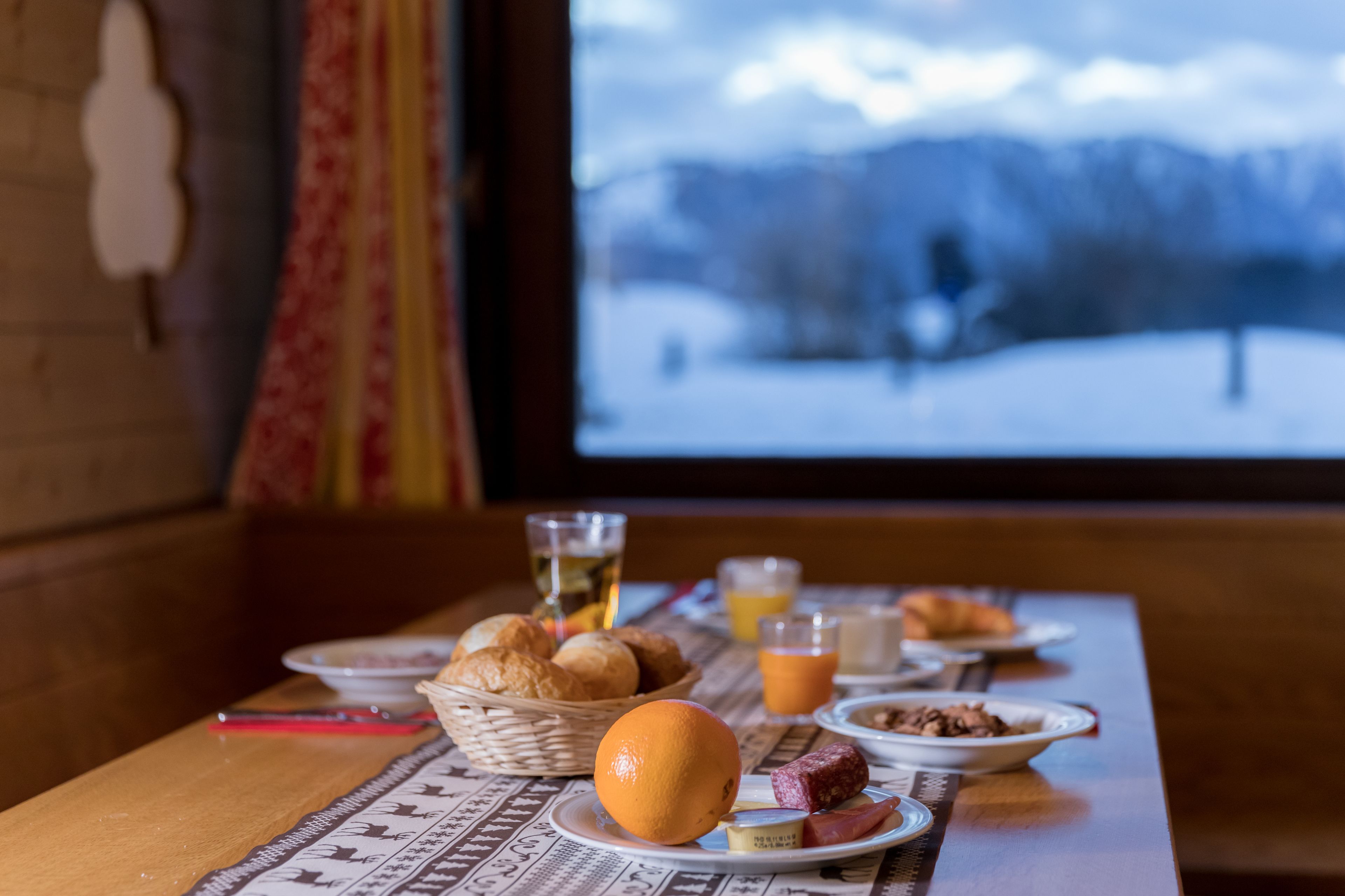 Free daily buffet breakfast