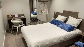 เปล/เตียงเด็กอ่อน (ฟรี), Wi-Fi ฟรี, ผ้าปูที่นอน