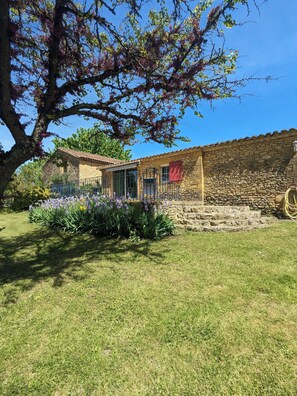 Terrace/patio - La Borie du Chevrier (Sainte Croix de Beaumont)