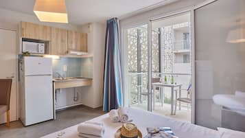 Studio, Accessible | 1 bedroom, soundproofing, free cots/infant beds, free WiFi