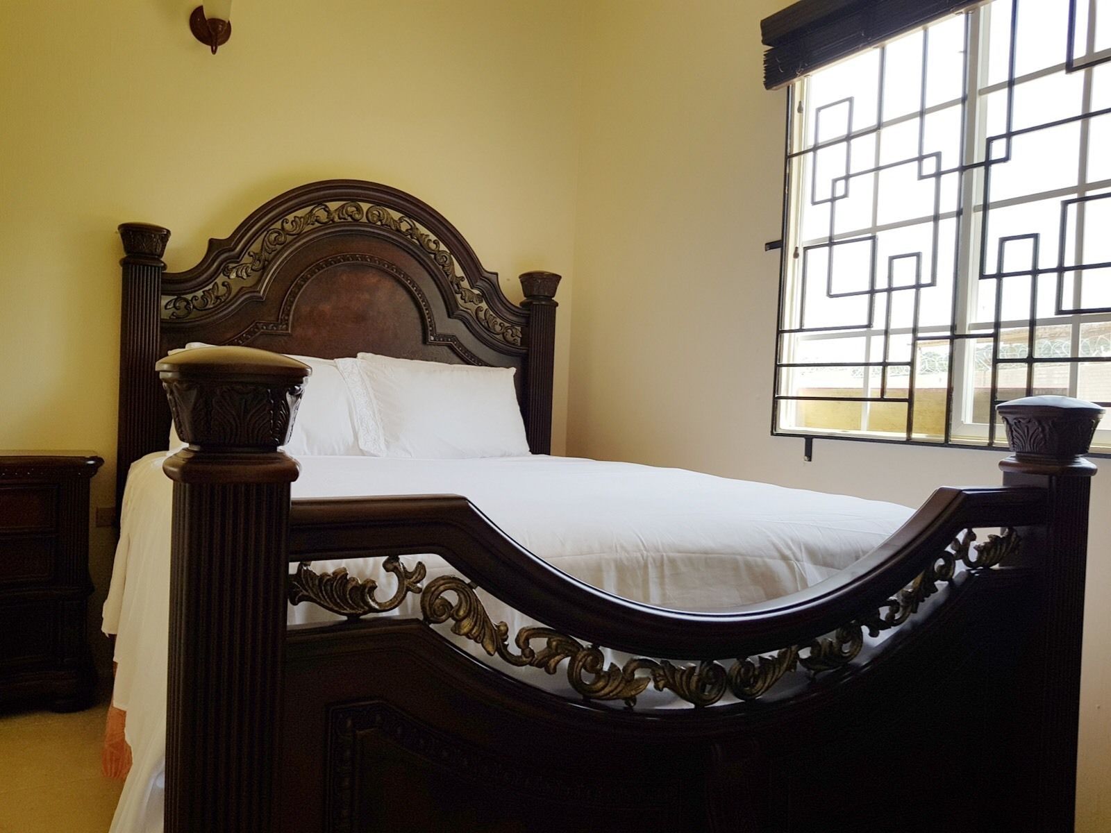 Comfort House, 1 Queen Bed | 1 bedroom, premium bedding, in-room safe, iron/ironing board