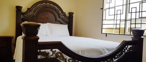 Comfort House, 1 Queen Bed | 1 bedroom, premium bedding, in-room safe, iron/ironing board
