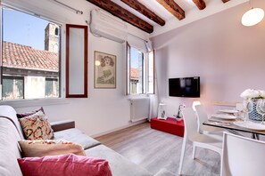 Apartment 2 bedrooms, Ca dei Botteri 3 | Living room - Botteri Palace Apartments by Wonderful Italy (Venice)