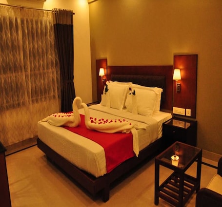 Basic Suite, 1 Double Bed | Free WiFi