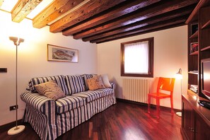 Apartment, 1 Bedroom | Living area