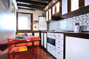 Apartment, 1 Bedroom | Private kitchen