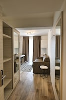 2 habitaciones, minibar y caja de seguridad en la habitación 
