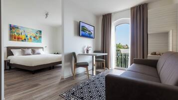 Deluxe Suite, 1 Queen Bed, Non Smoking, Lake View | 2 bedrooms, minibar, in-room safe, desk