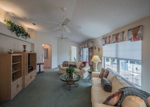 House, 2 Bedrooms | Living room