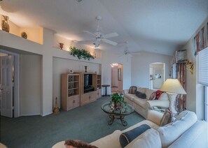 House, 2 Bedrooms | Living room | Flat-screen TV