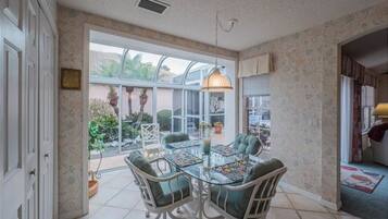 Rumah, 2 kamar tidur | Makan di kamar