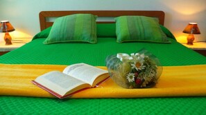 Free cots/infant beds, free WiFi, bed sheets