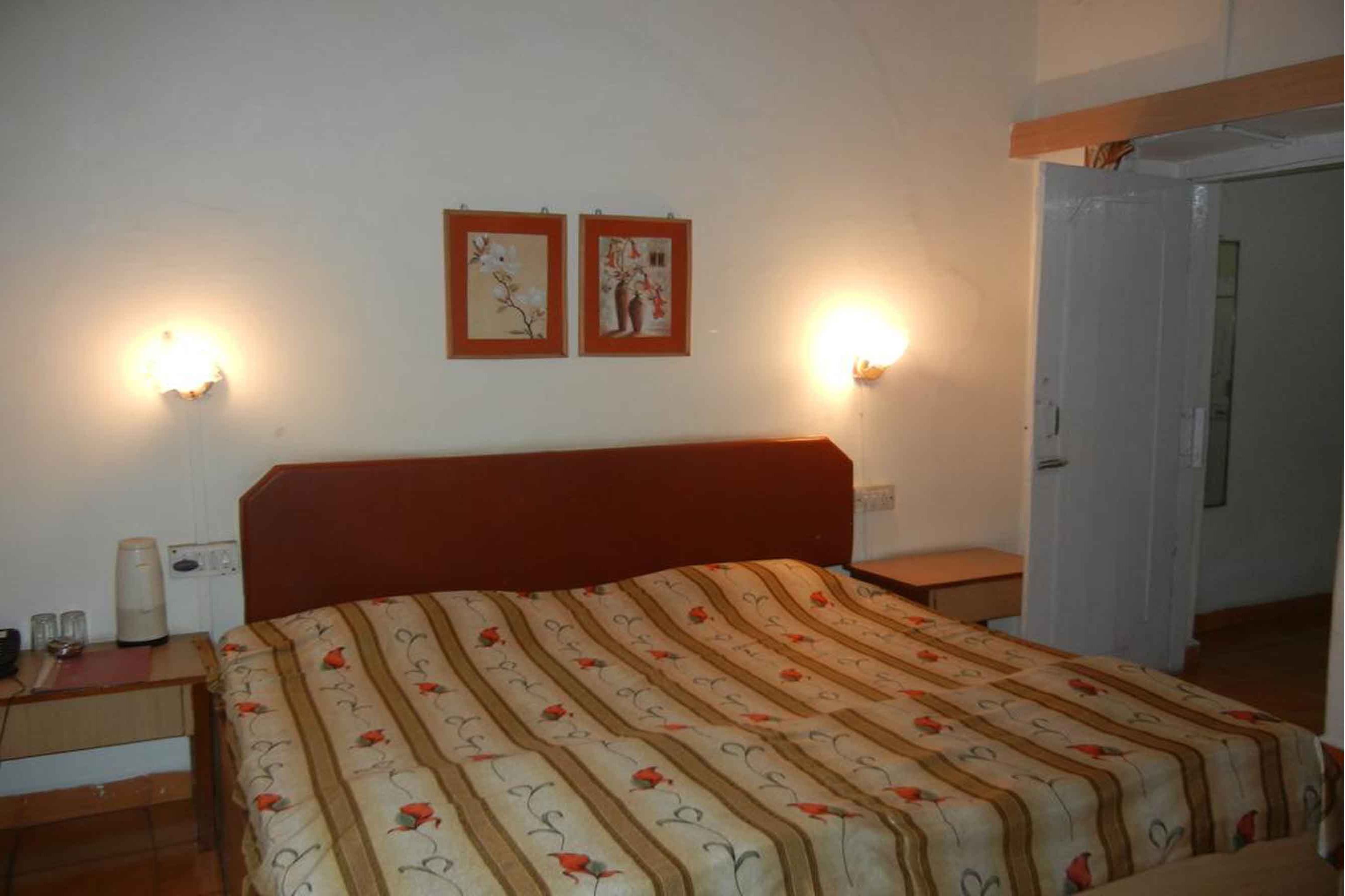 Deluxe Double Room, 1 King Bed | Free WiFi, wheelchair access