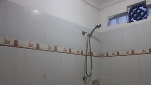 Dobbeltrom (Fan) | Dusj på badet