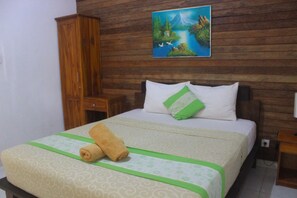 Quarto casal (AC with Hot Water) | Escrivaninha, quartos à prova de som, camas extras/dobráveis (sobretaxa)