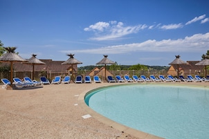 2 piscinas al aire libre