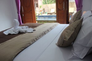 Superior tweepersoonskamer (Air Cond) | Een bureau, geluiddichte muren, gratis wifi, beddengoed