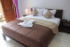 Superior tweepersoonskamer (Air Cond) | Een bureau, geluiddichte muren, gratis wifi, beddengoed