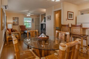 Kondominium, 1 kamar tidur, kolam renang pribadi (Old Town Garden Villas - Little Havan) | Makan di kamar