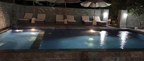 Outdoor pool, pool loungers