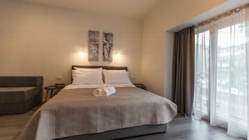 Superior Apartment | Desk, soundproofing, iron/ironing board, free WiFi
