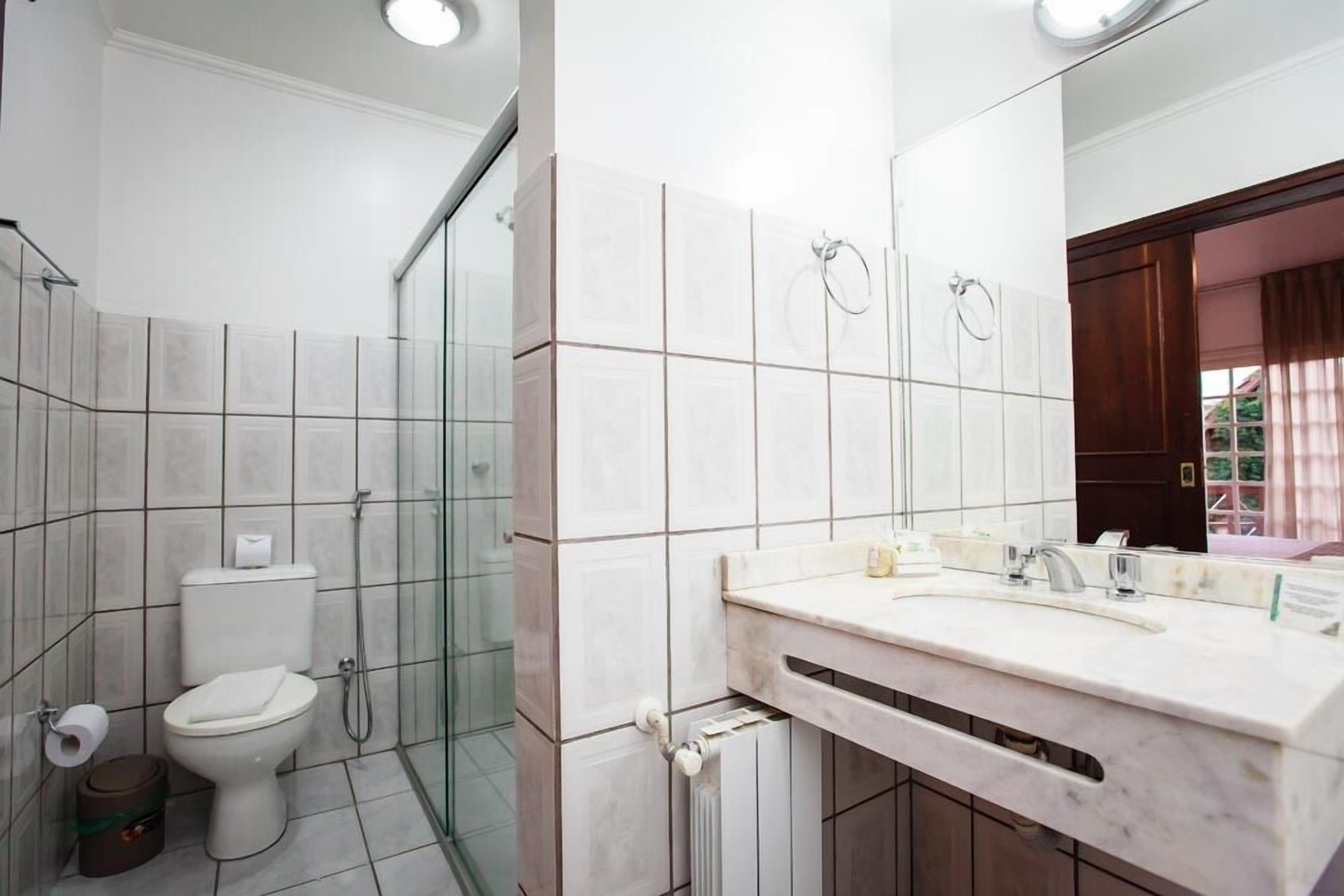 elite suite | 1 bedroom, minibar, desk, rollaway beds