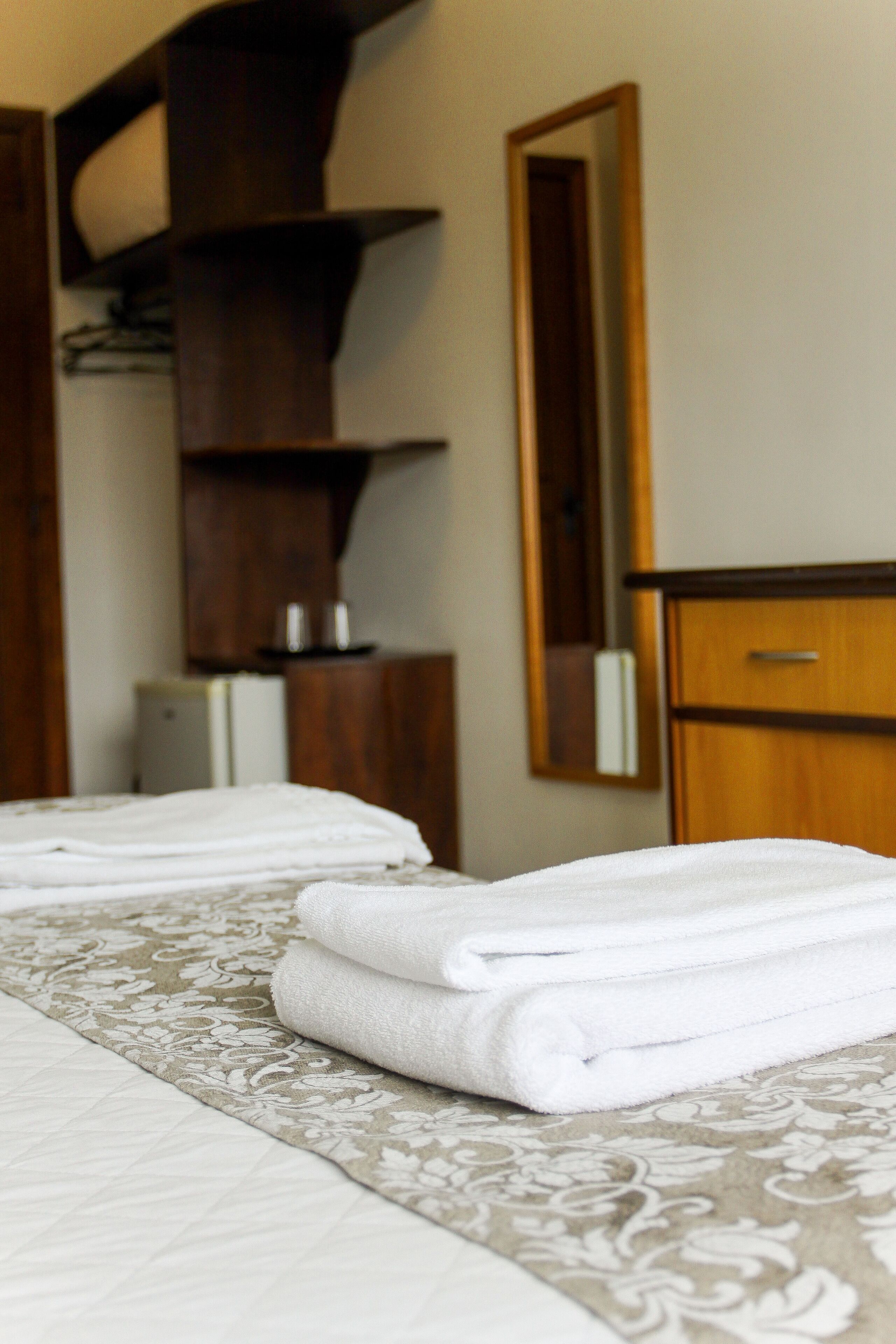 deluxe double room | 1 bedroom, minibar, desk, rollaway beds
