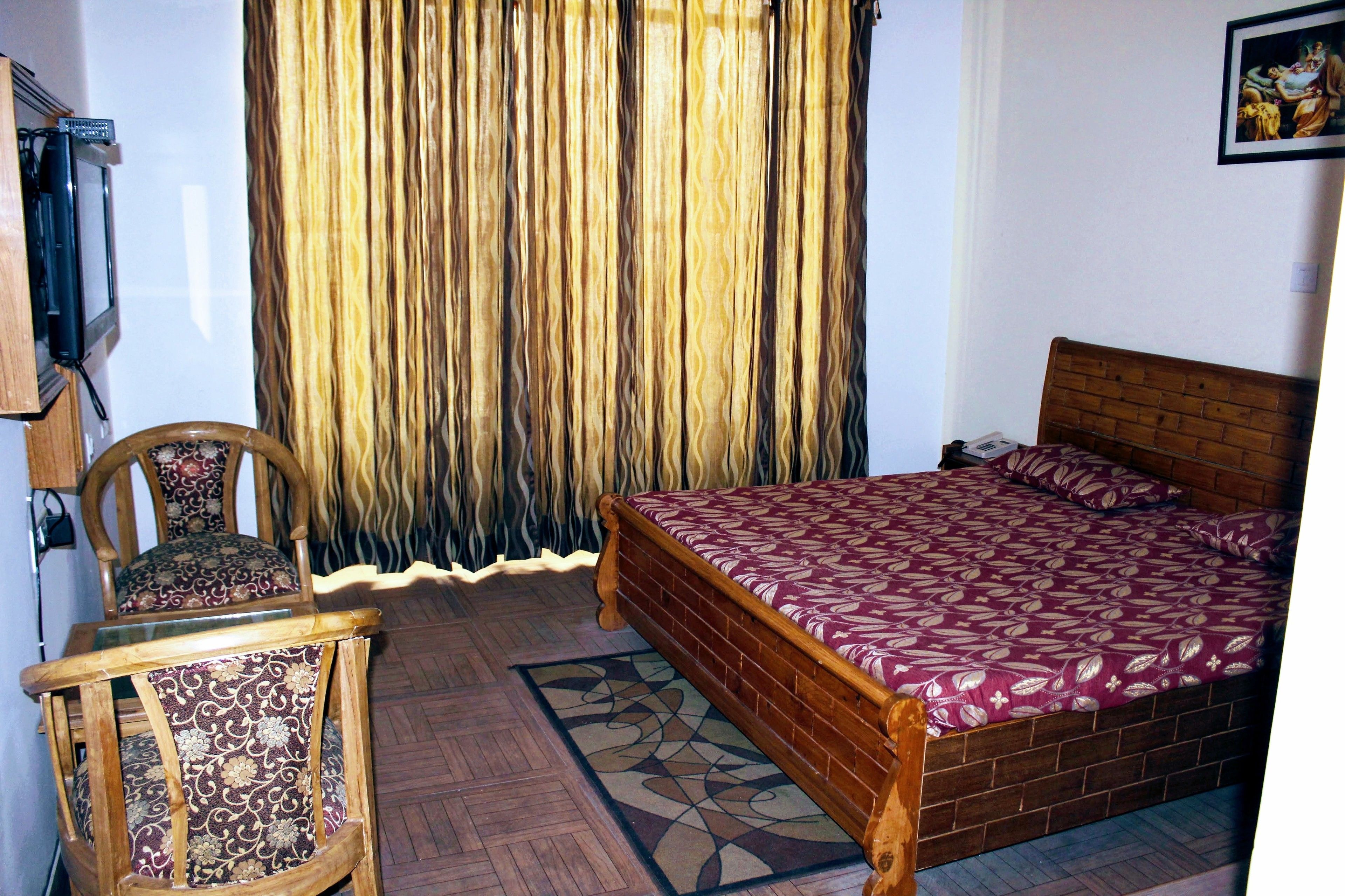 Standard Double Room, 1 King Bed, Smoking | 8 bedrooms, soundproofing, rollaway beds