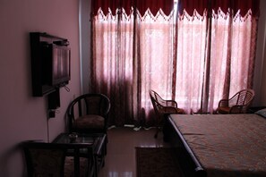 Executive Double Room, 1 King Bed, Smoking