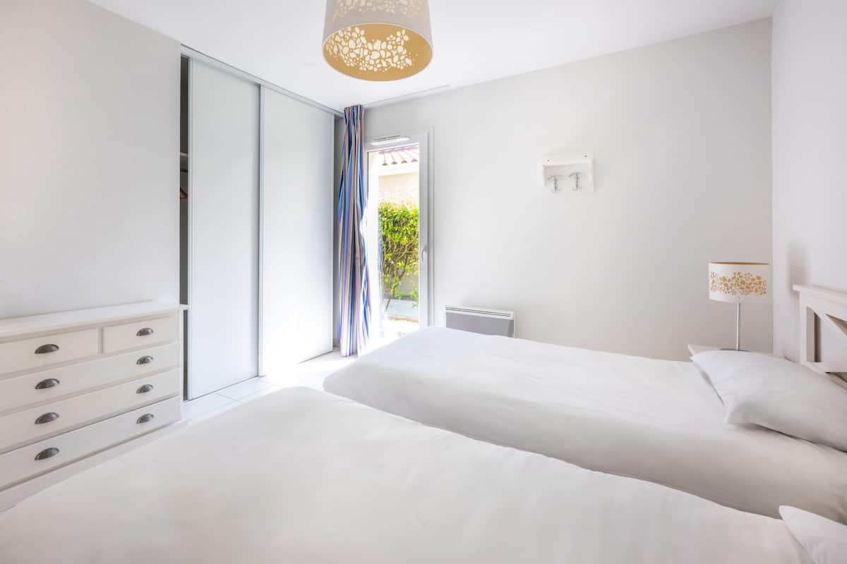 Apartment, Accessible | Laptop workspace, soundproofing, cots/infant beds, free WiFi