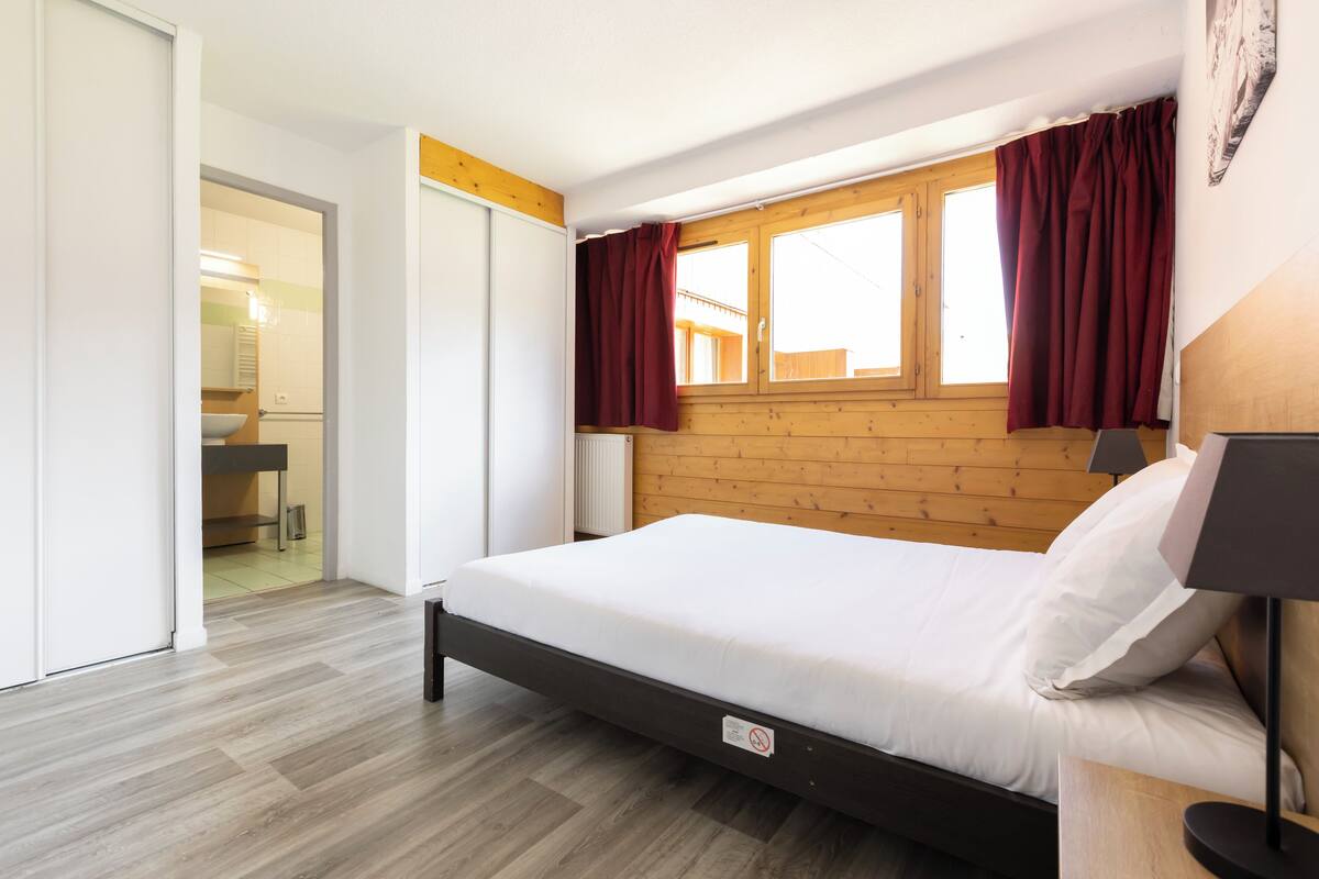 Nhà Duplex dành cho gia đình, 4 phòng ngủ | Phòng cách âm, nôi/giường cho trẻ sơ sinh (phụ phí), bộ trải giường 