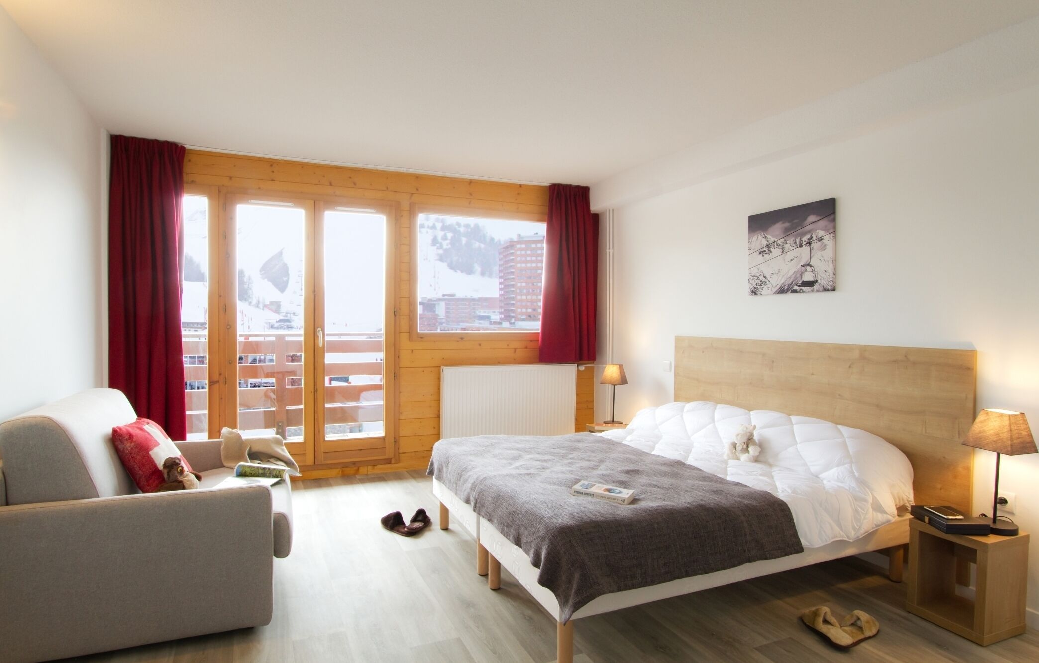 Schallisolierte Zimmer, Babybetten, Bettwäsche