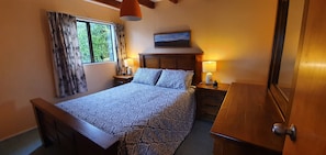 2 bedrooms, bed sheets