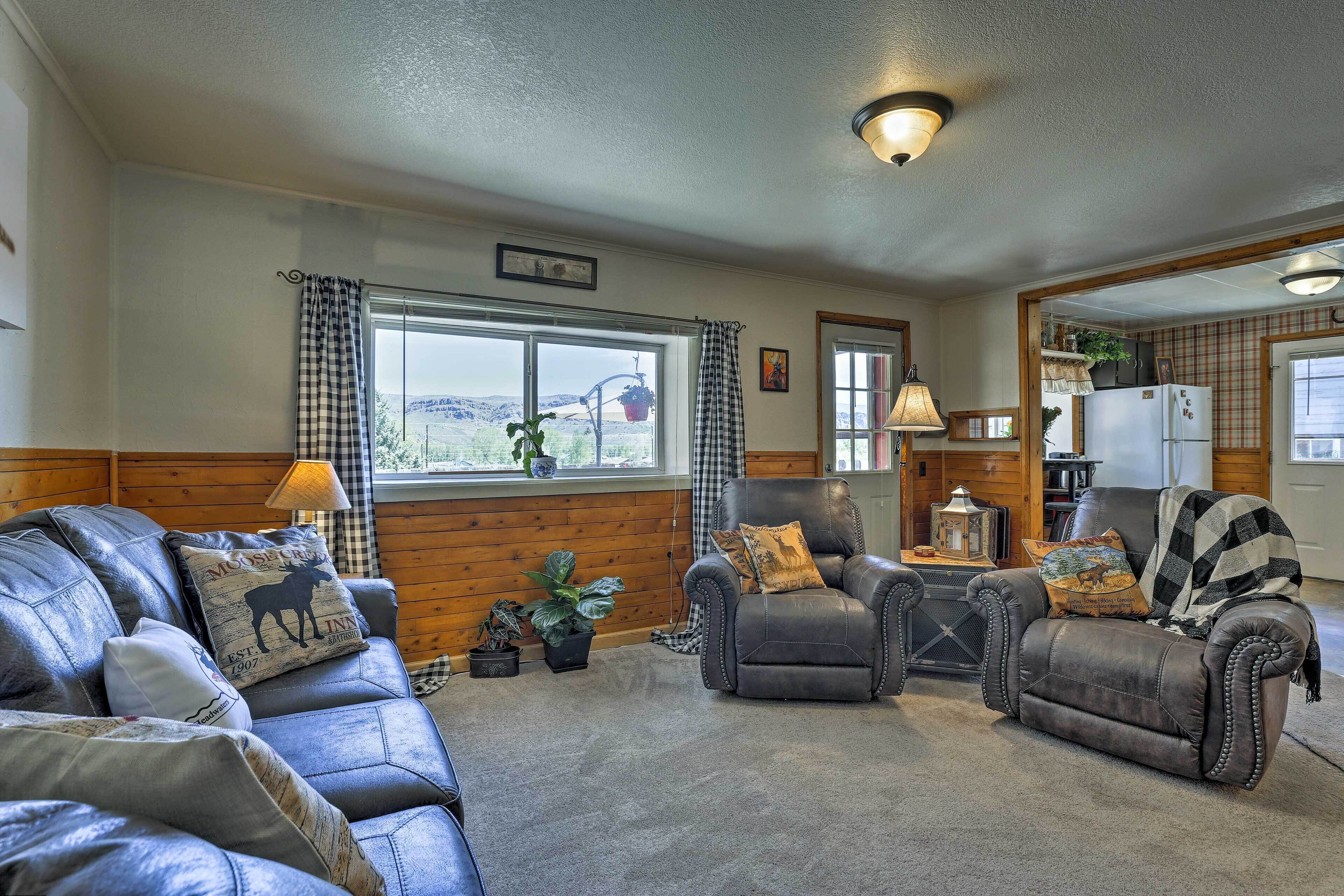 Hot Sulphur Springs Cottage - Near Resort & RMNP!