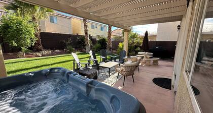 đŽFOUR King beds, Lovely, spacious home, game loft w/8 ft pool table!đŽ