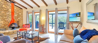 Close to town - Amazing Views - Pet Friendly house in Wimberley!