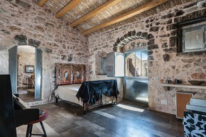 5 Schlafzimmer, Bügeleisen/Bügelbrett, kostenloses WLAN, Bettwäsche