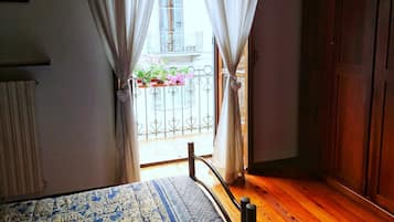 2 Schlafzimmer, Schreibtisch, Bügeleisen/Bügelbrett, WLAN