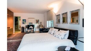 Iron/ironing board, free WiFi - Perfect Athenian Villa (Vari-Voula-Vouliagmeni)