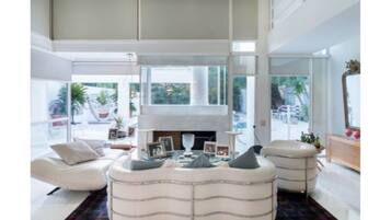 Villa, 5 Bedrooms | Living room | Flat-screen TV